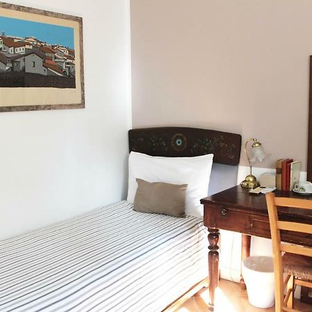 B&B Casa Chinaski Мондело Екстериор снимка