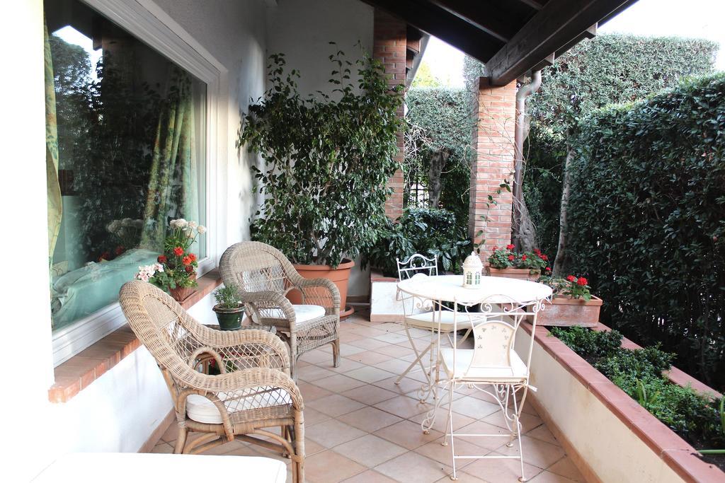 B&B Casa Chinaski Мондело Екстериор снимка