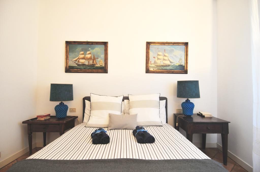 B&B Casa Chinaski Мондело Екстериор снимка