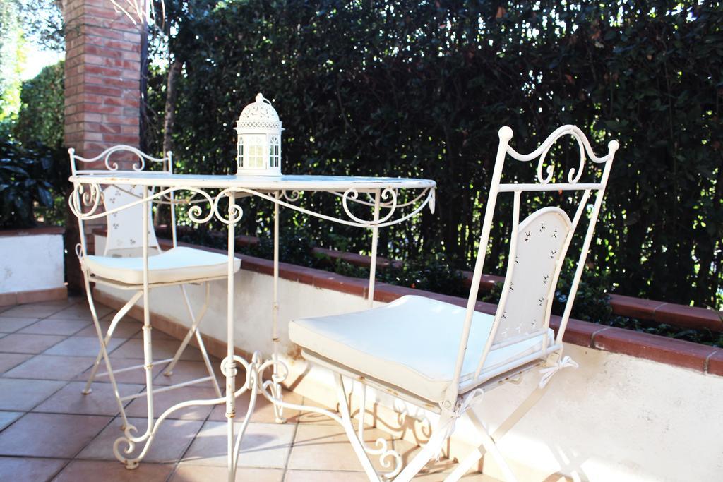 B&B Casa Chinaski Мондело Екстериор снимка