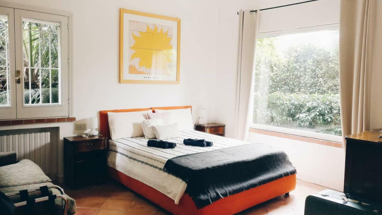 B&B Casa Chinaski Мондело Екстериор снимка