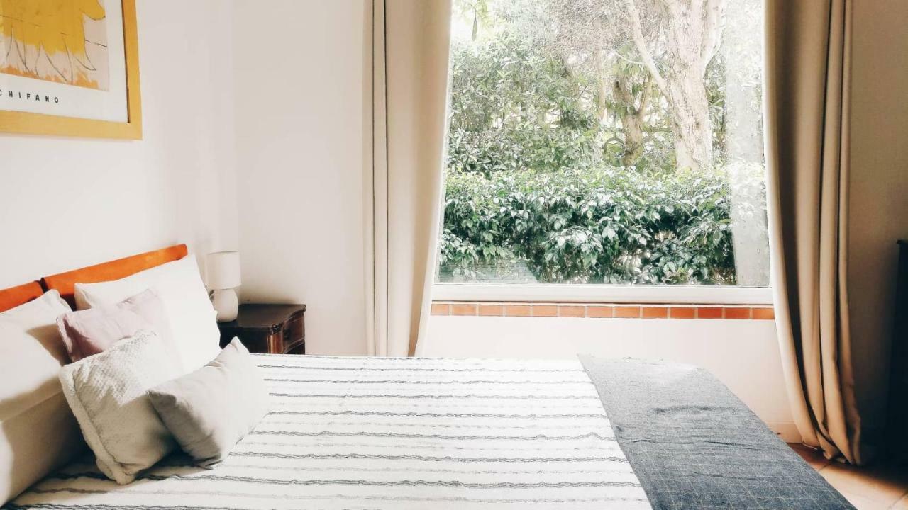 B&B Casa Chinaski Мондело Екстериор снимка